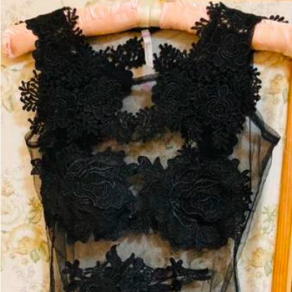 Love Nation black lace body suit, large juniors